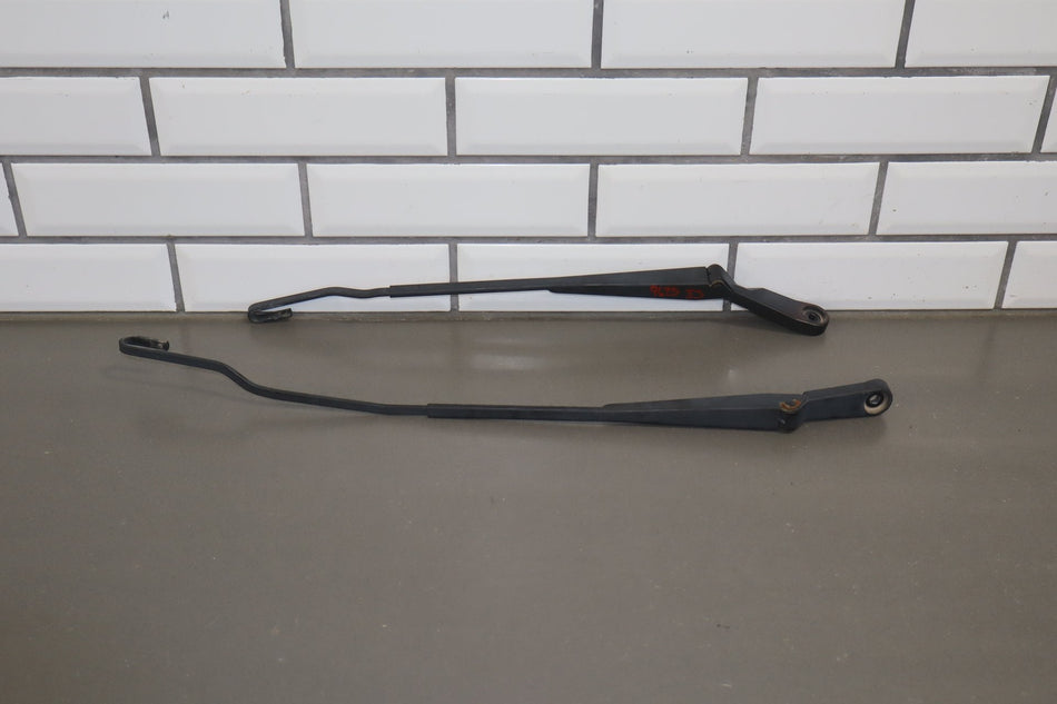 2003-2010 Volkswagen Beetle SE Wiper Arm Pair