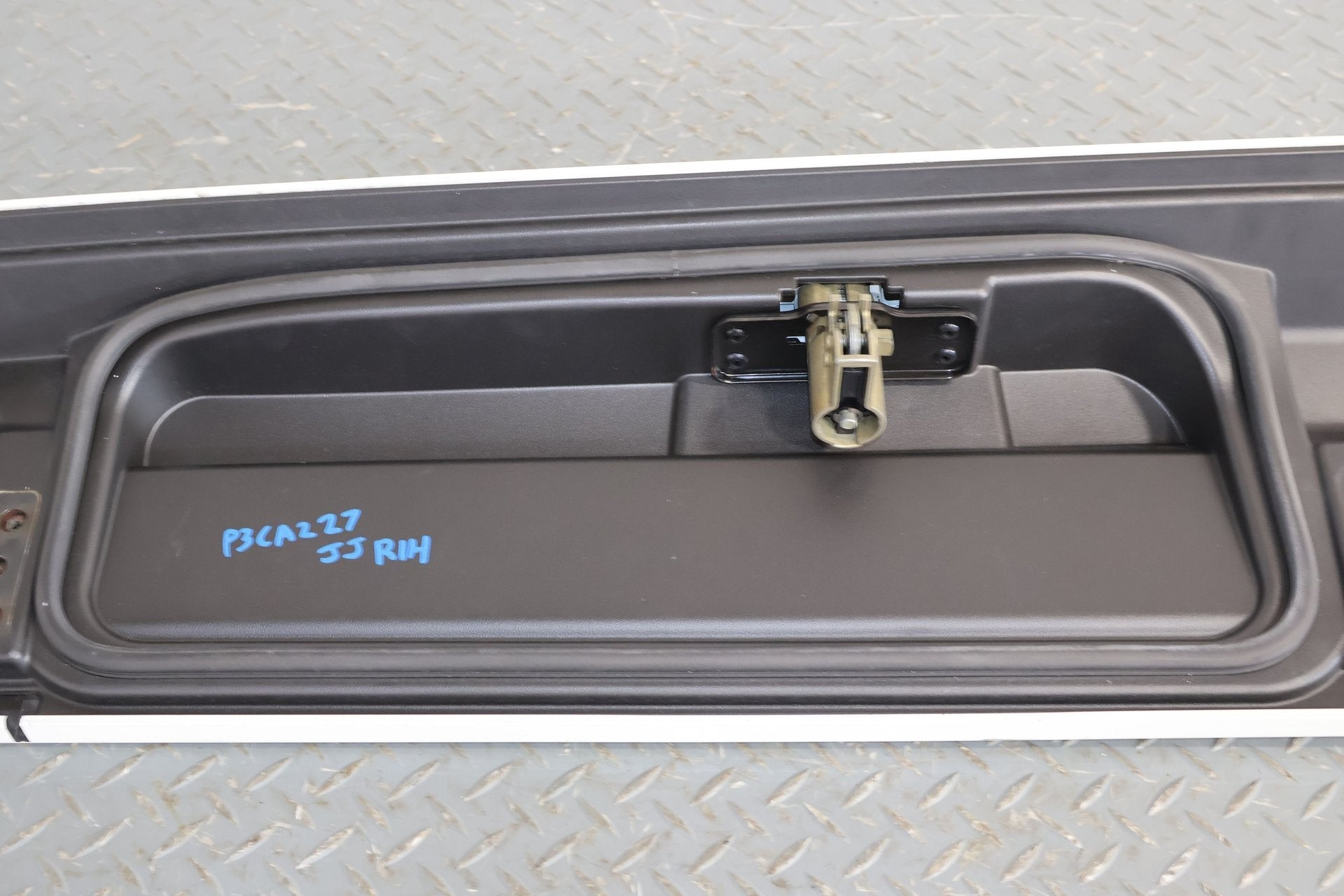 2003 Cadillac Escalade EXT- Trim Panel
