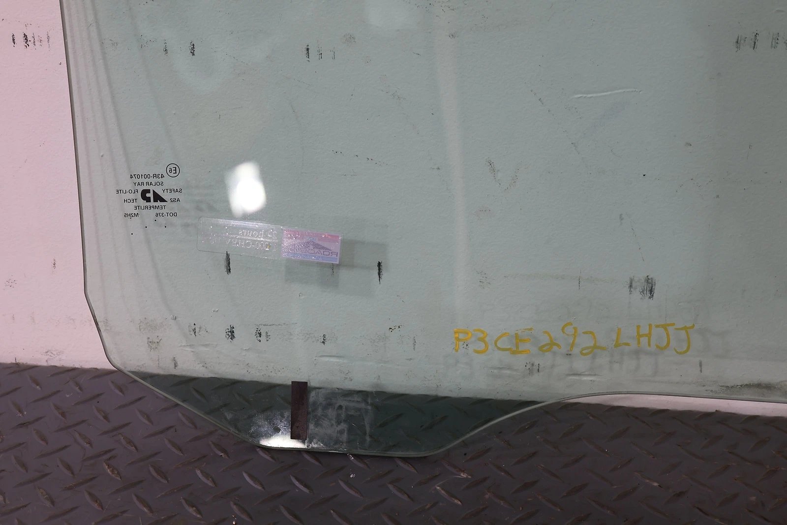 2003 Chevrolet Corvette- FRONT DOOR GLASS/WINDOW