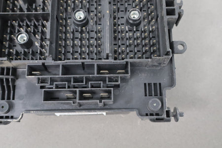 2003 Chevrolet Silverado 2500 GMT800 8.1L Underhood Engine Fuse Box 15811689