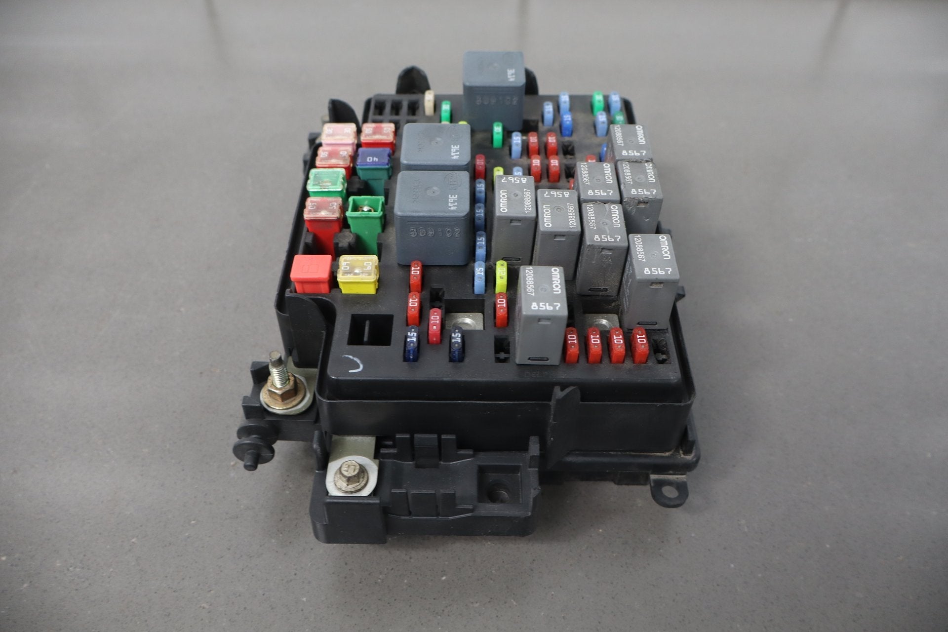2003 Chevrolet Silverado 2500 GMT800 8.1L Underhood Engine Fuse Box 15811689