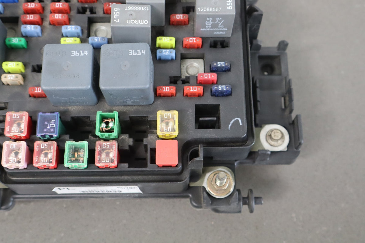 2003 Chevrolet Silverado 2500 GMT800 8.1L Underhood Engine Fuse Box 15811689