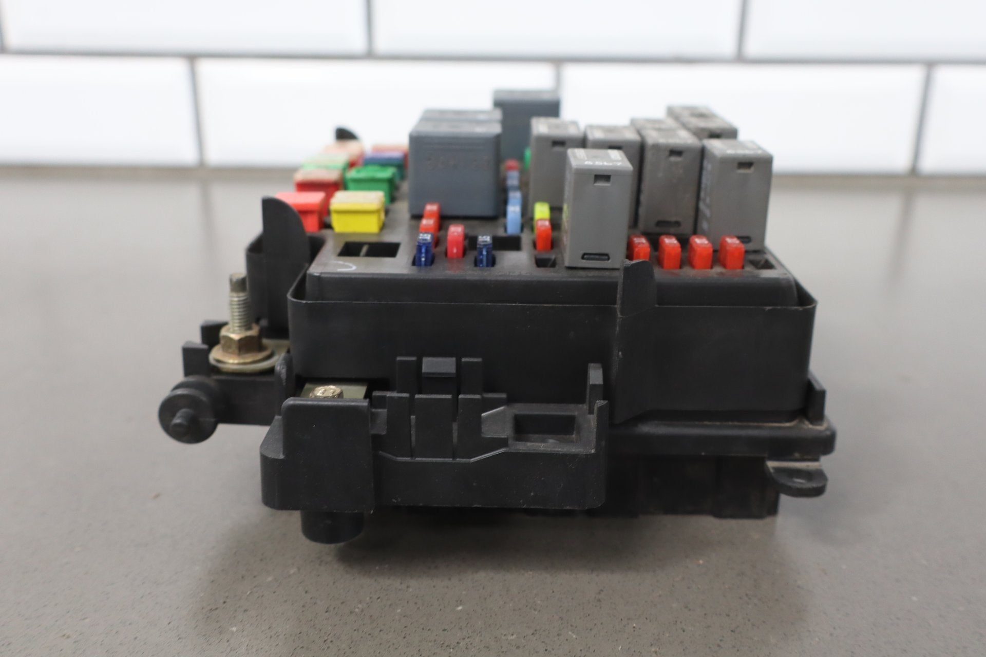 2003 Chevrolet Silverado 2500 GMT800 8.1L Underhood Engine Fuse Box 15811689