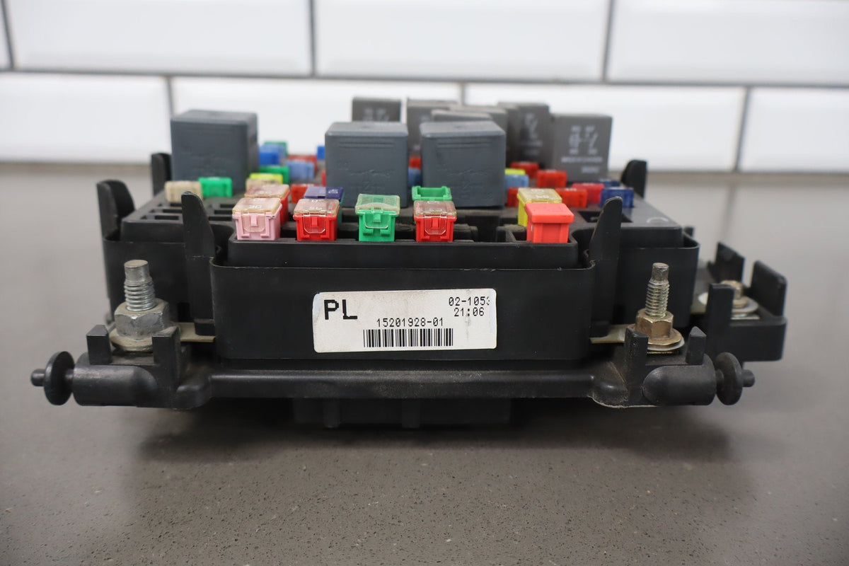 2003 Chevrolet Silverado 2500 GMT800 8.1L Underhood Engine Fuse Box 15811689