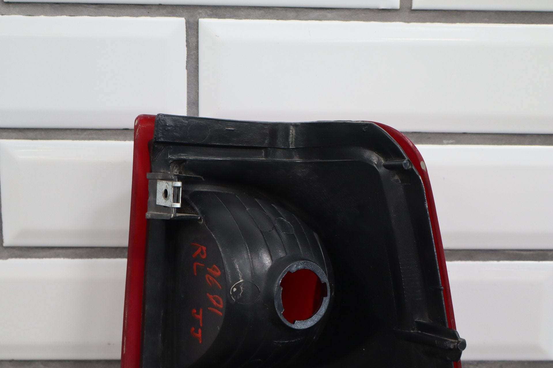 2003 Chevrolet Silverado 2500 Left Tail Light 19169003 OEM