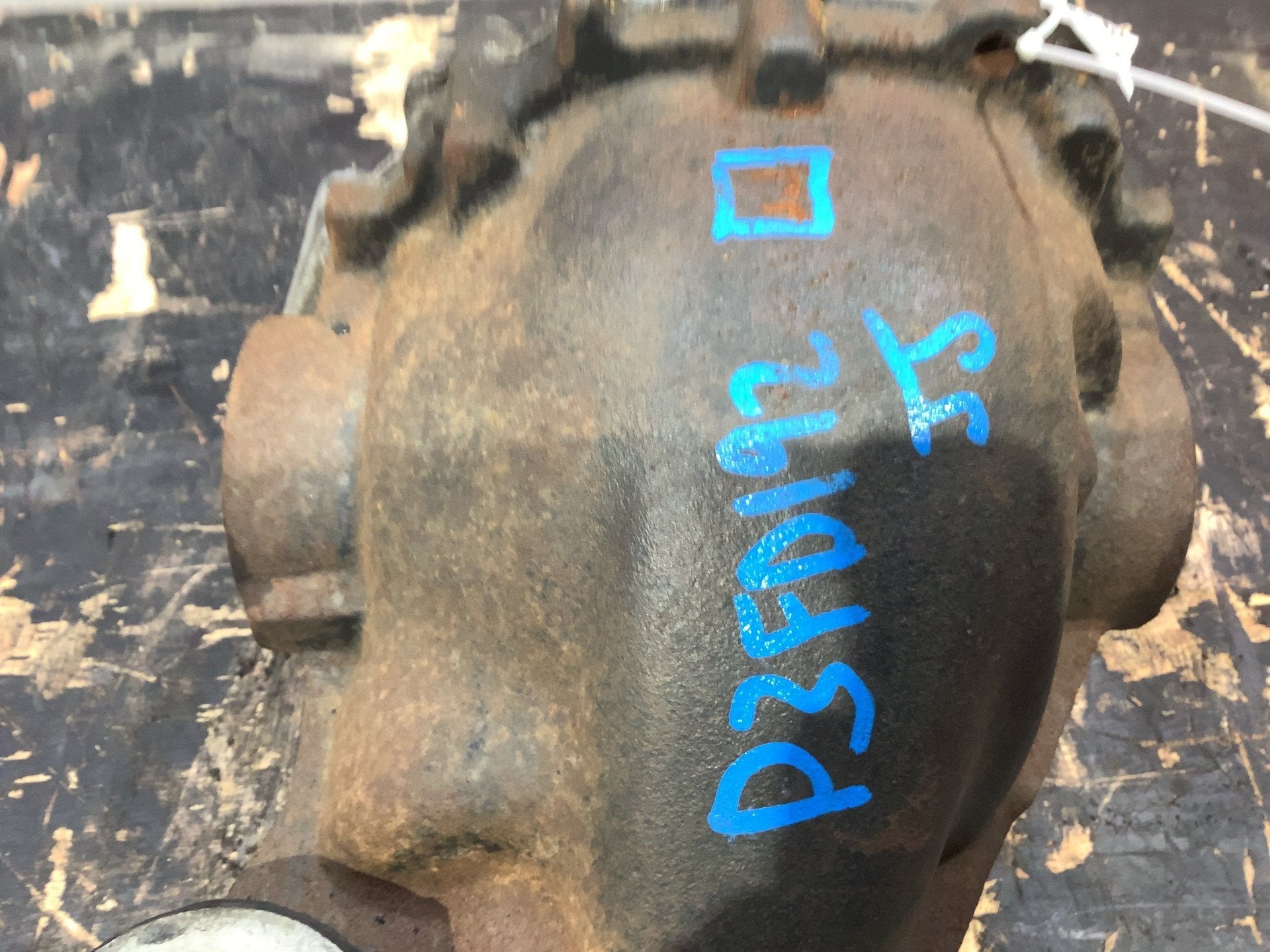 2003 Ford Thunderbird- Differential Carrier Assembly