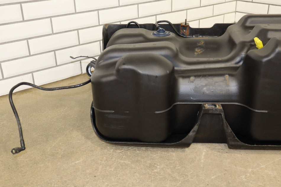 2003 Hummer H2 32 Gallon Fuel Tank 15203679 W/ Skid Plate - No Fuel Pump