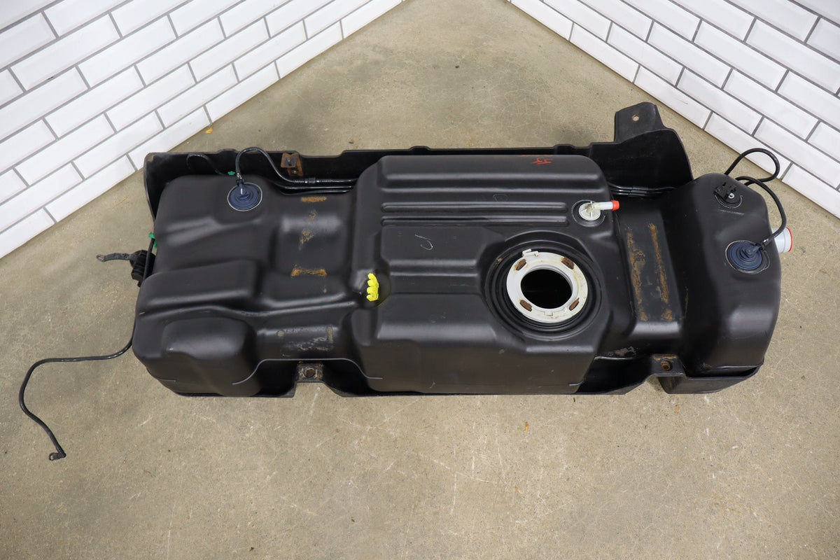 2003 Hummer H2 32 Gallon Fuel Tank 15203679 W/ Skid Plate - No Fuel Pump