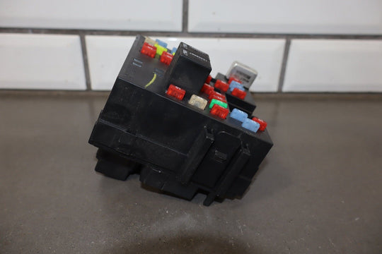 2003 Hummer H2 Cabin Fuse Box 15058033 OEM