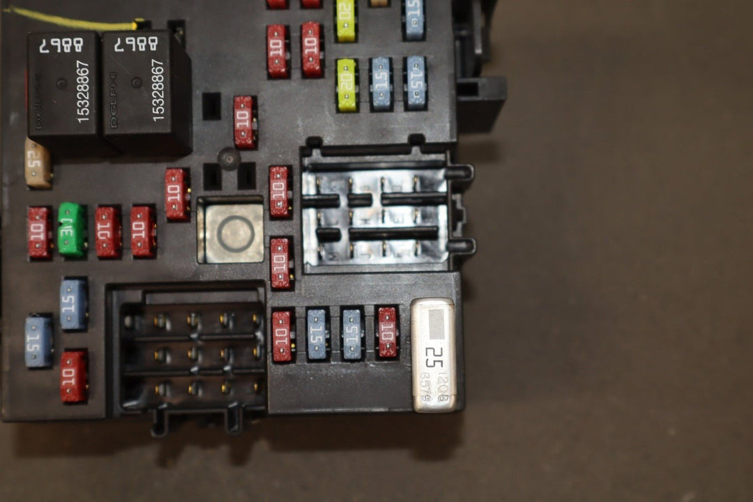 2003 Hummer H2 Cabin Fuse Box 15058033 OEM