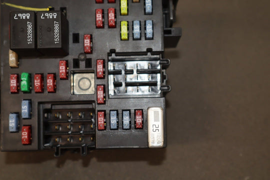 2003 Hummer H2 Cabin Fuse Box 15058033 OEM