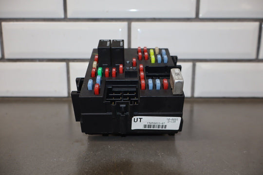 2003 Hummer H2 Cabin Fuse Box 15058033 OEM