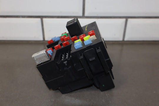 2003 Hummer H2 Cabin Fuse Box 15058033 OEM