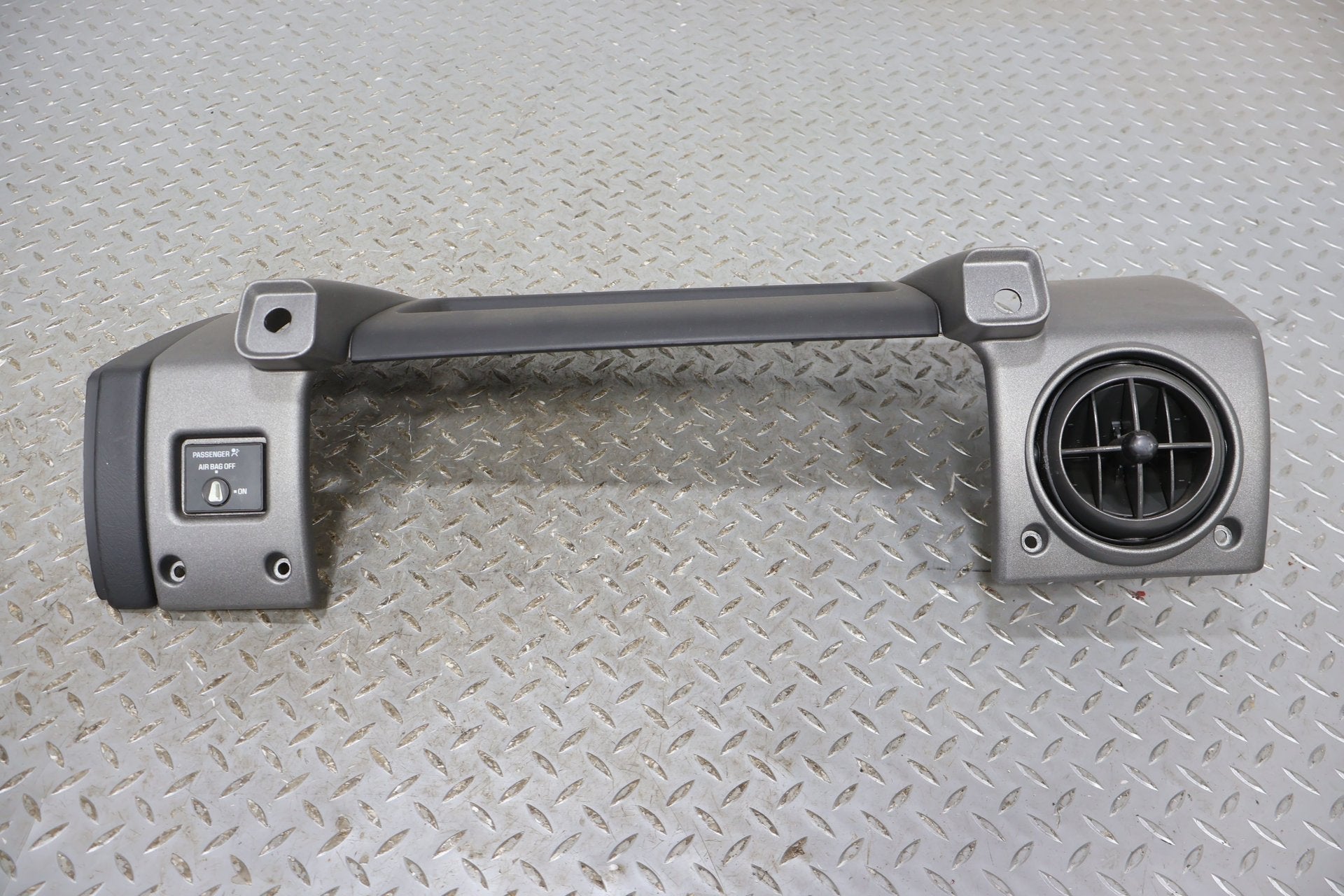 2003 Hummer H2- Dash Vent