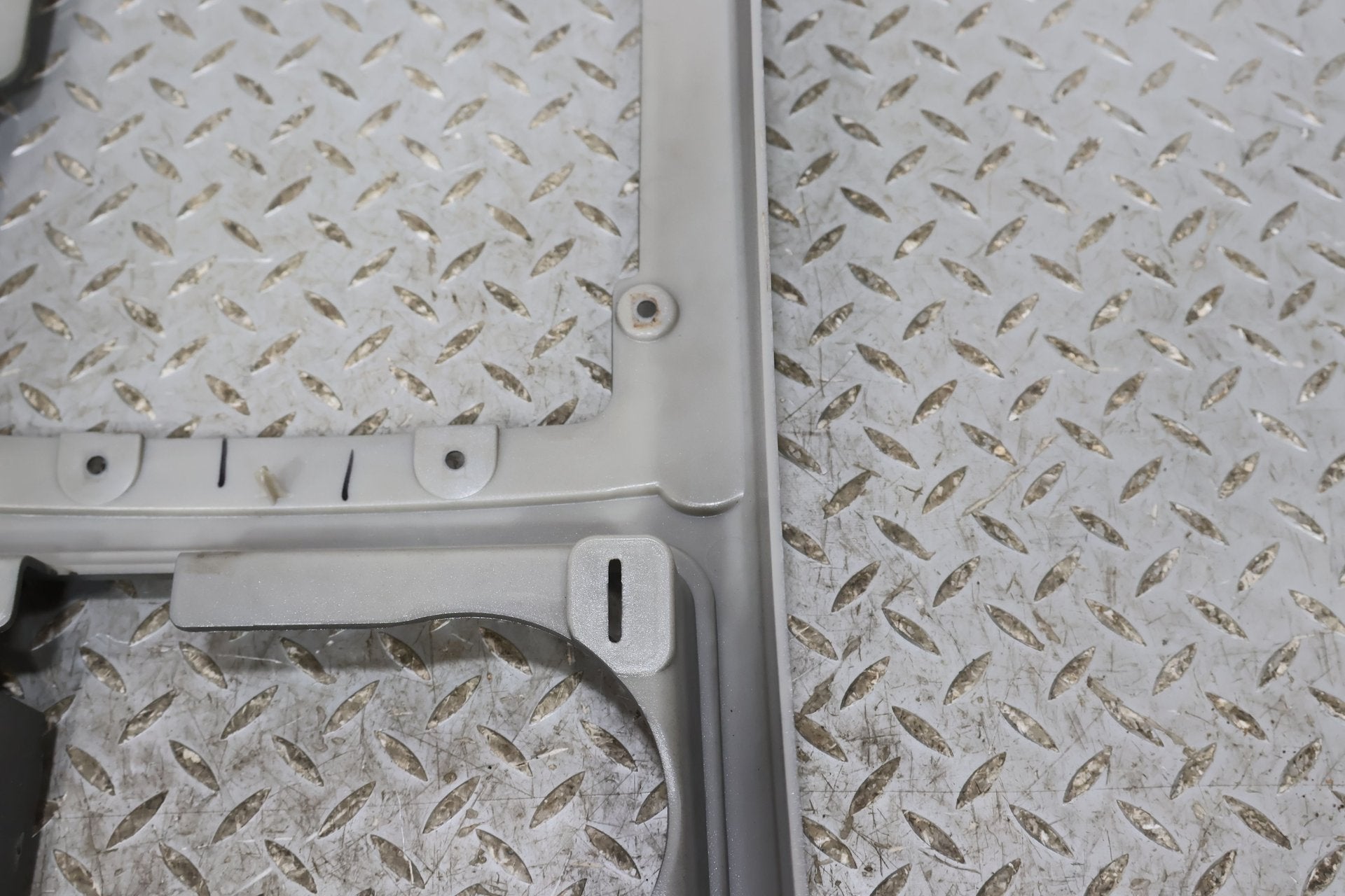 2003 Hummer H2- Front Console