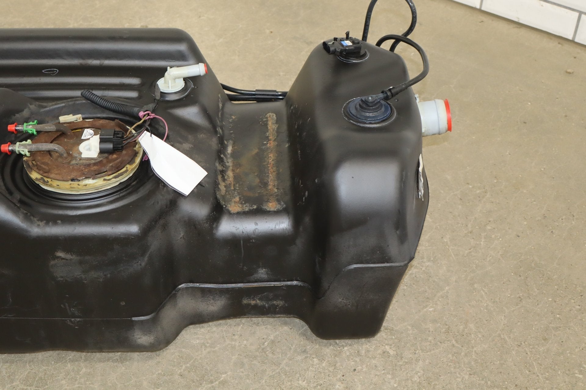 2003 Hummer H2- Fuel Tank 15203679