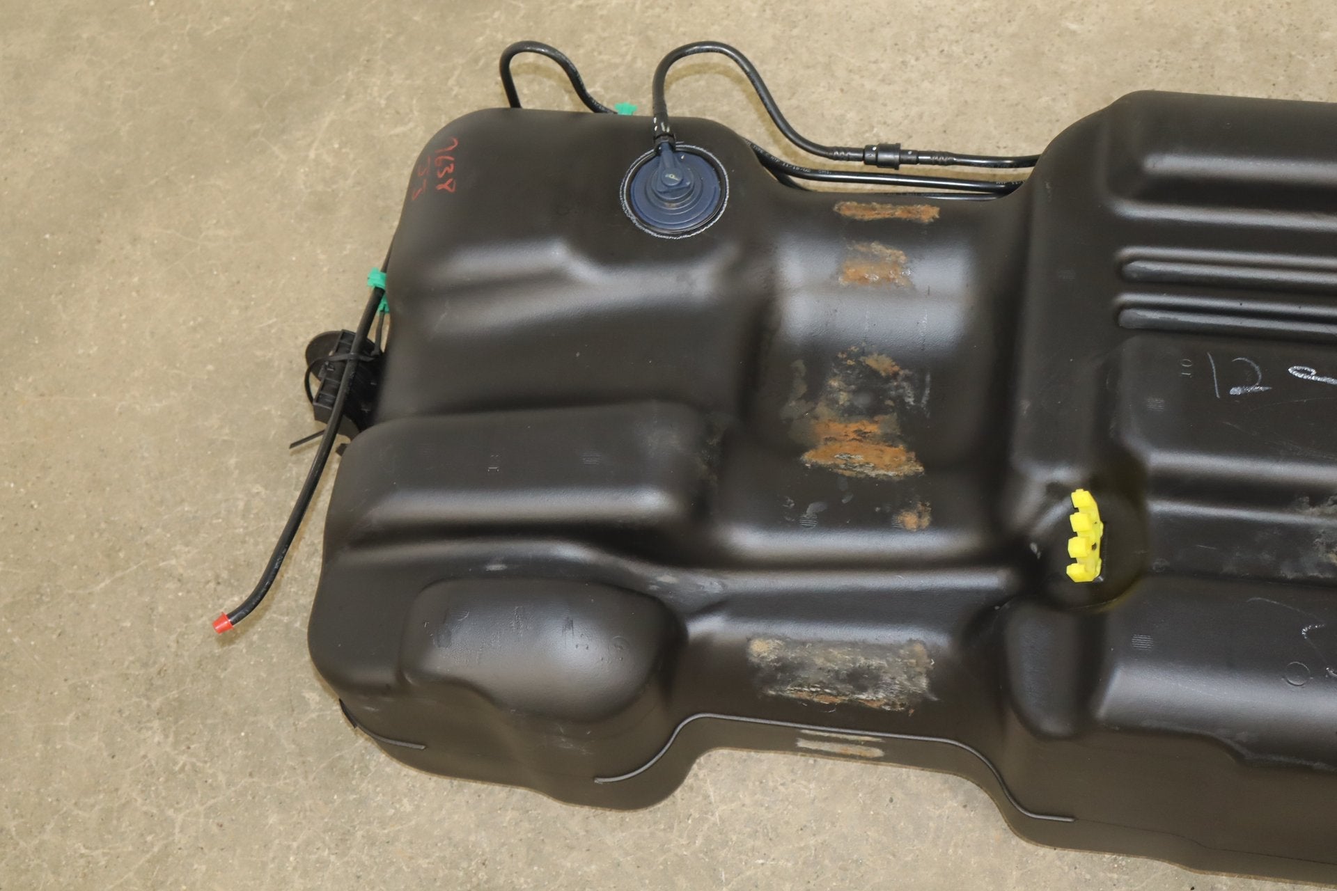 2003 Hummer H2- Fuel Tank 15203679