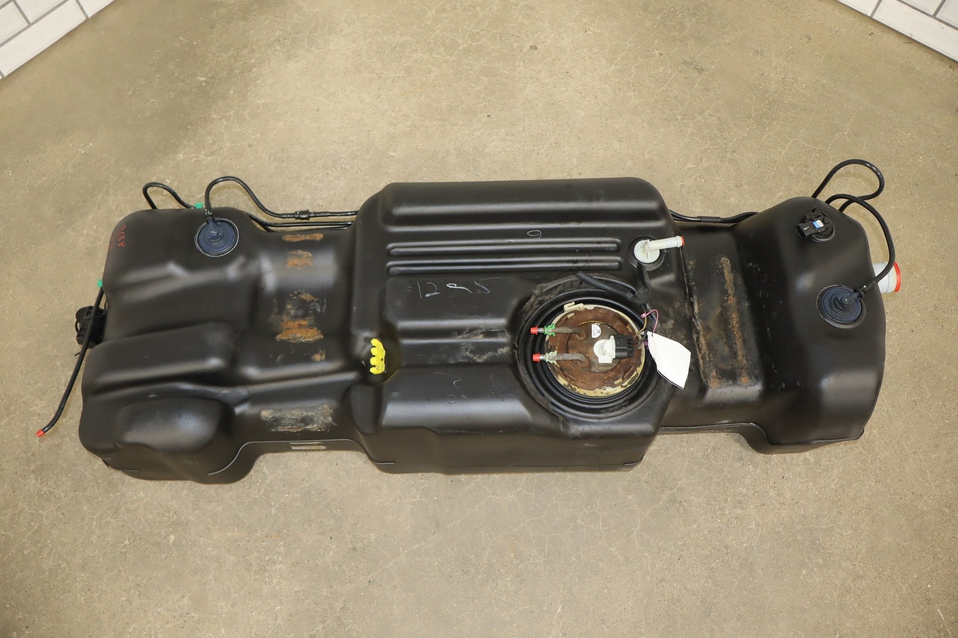 2003 Hummer H2- Fuel Tank 15203679