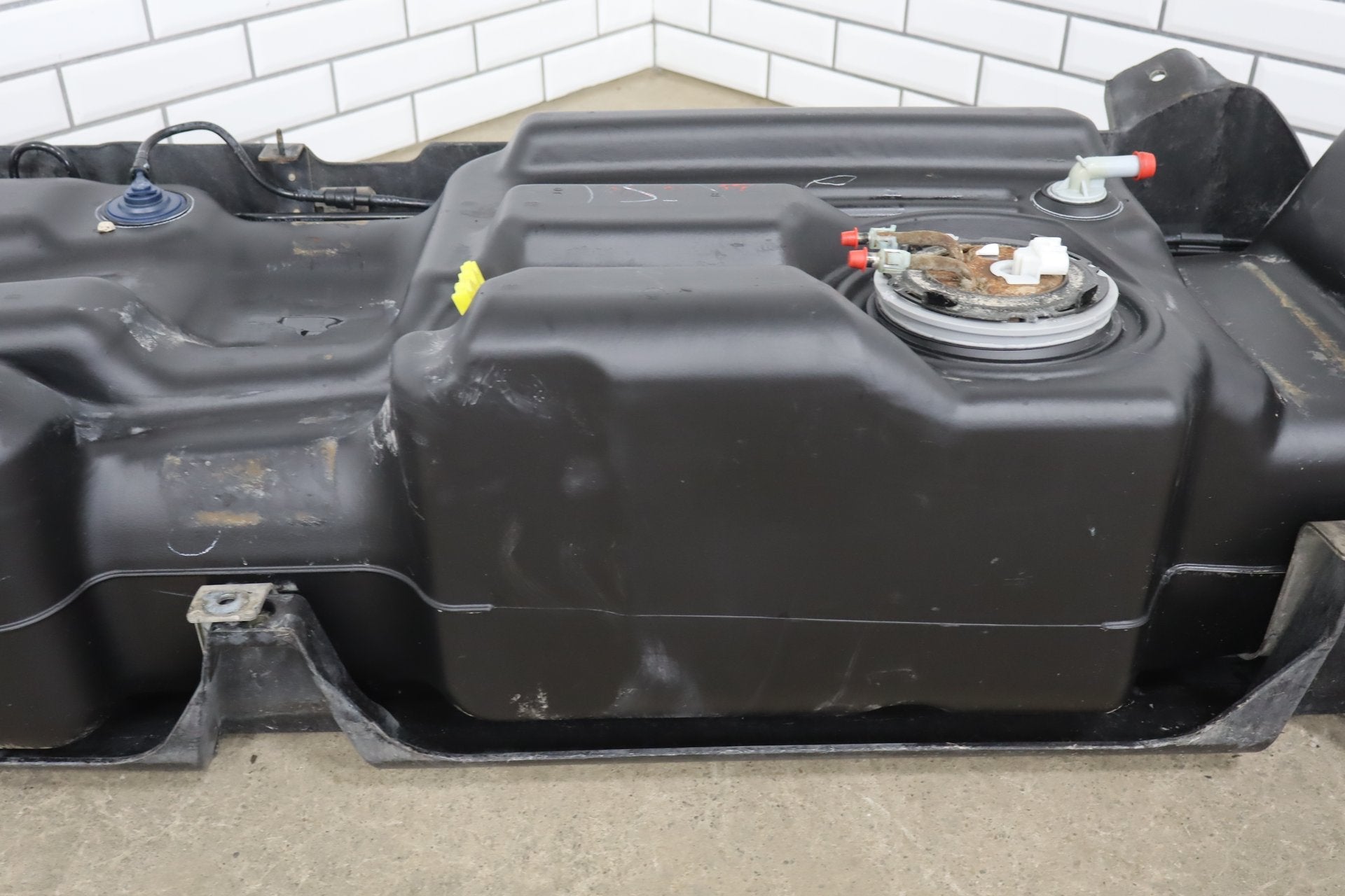 2003 Hummer H2- Fuel Tank 15203679