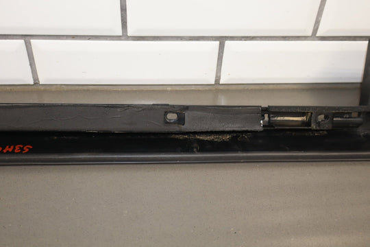 2003 Hummer H2 Right Rear Roof Molding OEM *Cracked Tabs*