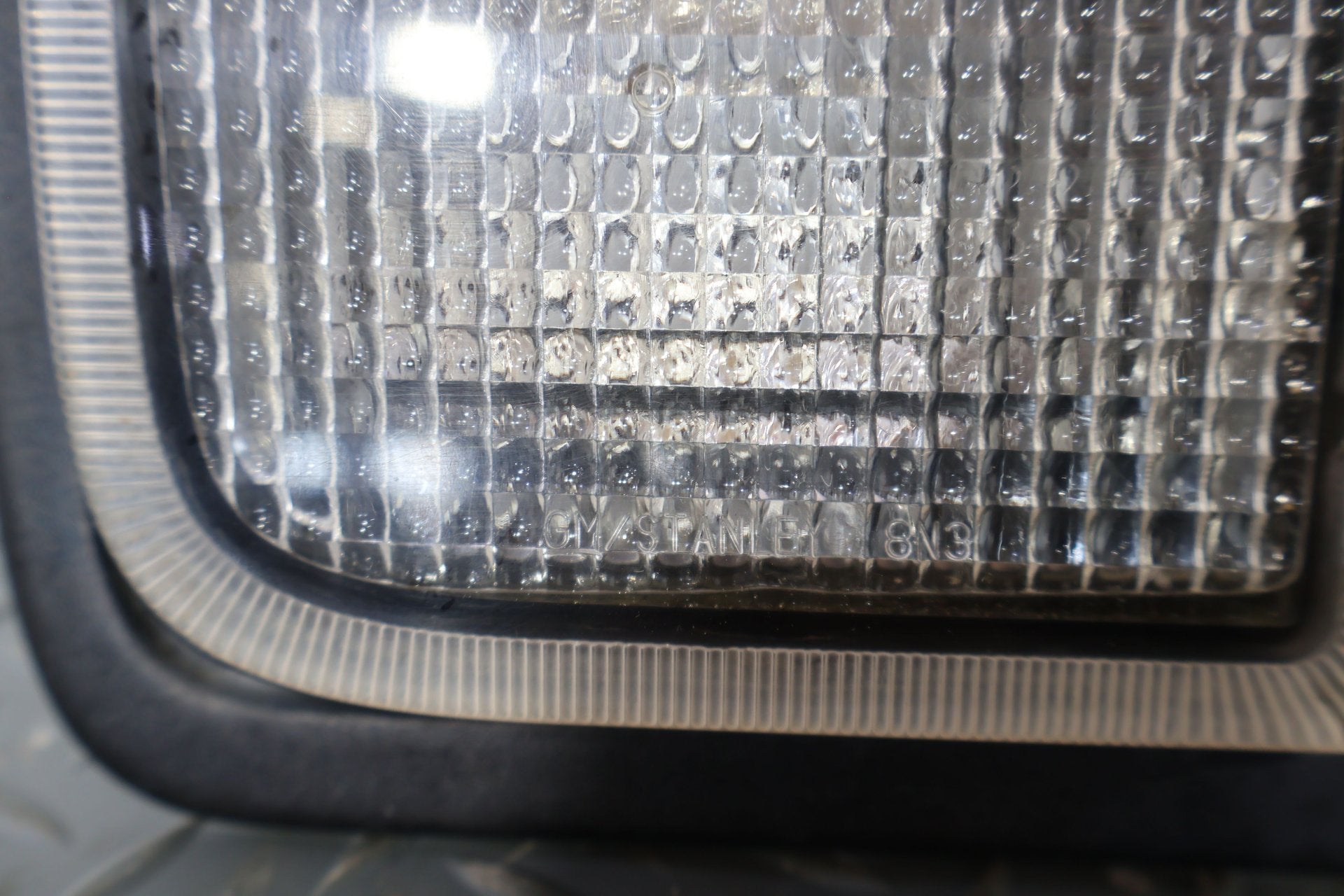 2003 Hummer H2- TAIL LIGHT ASSEMBLY