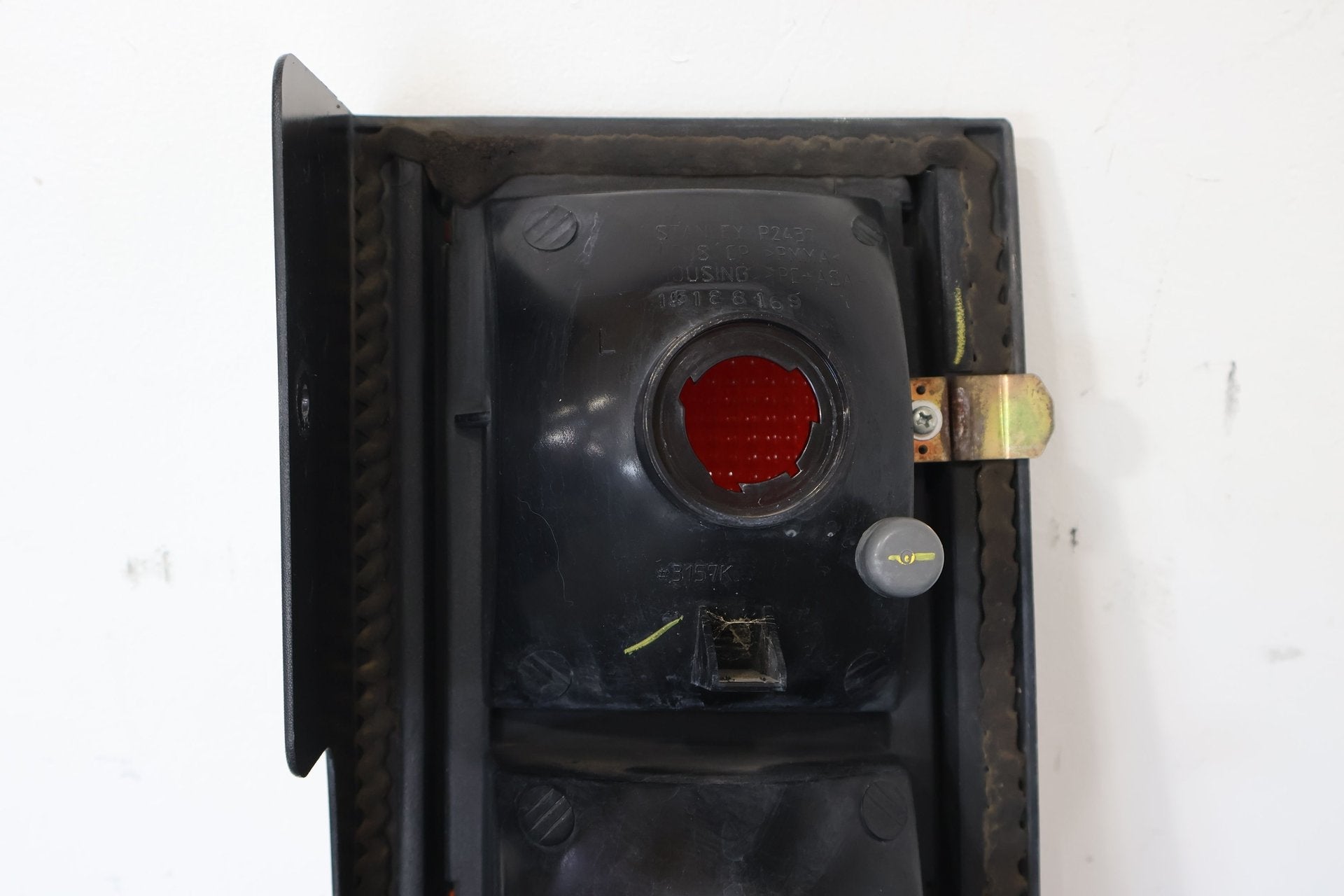 2003 Hummer H2- TAIL LIGHT ASSEMBLY