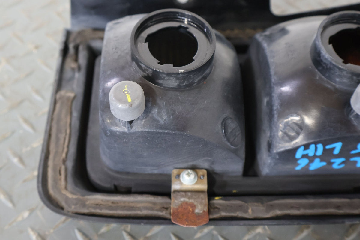 2003 Hummer H2- TAIL LIGHT ASSEMBLY