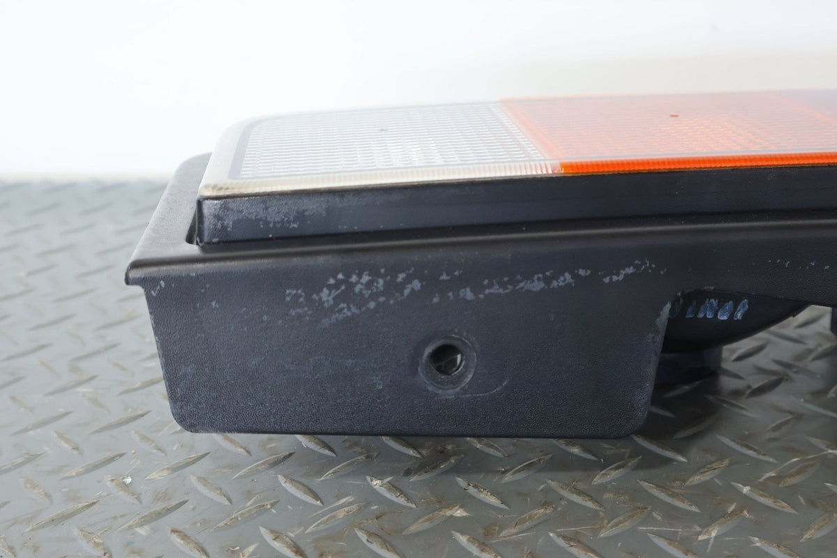 2003 Hummer H2- TAIL LIGHT ASSEMBLY