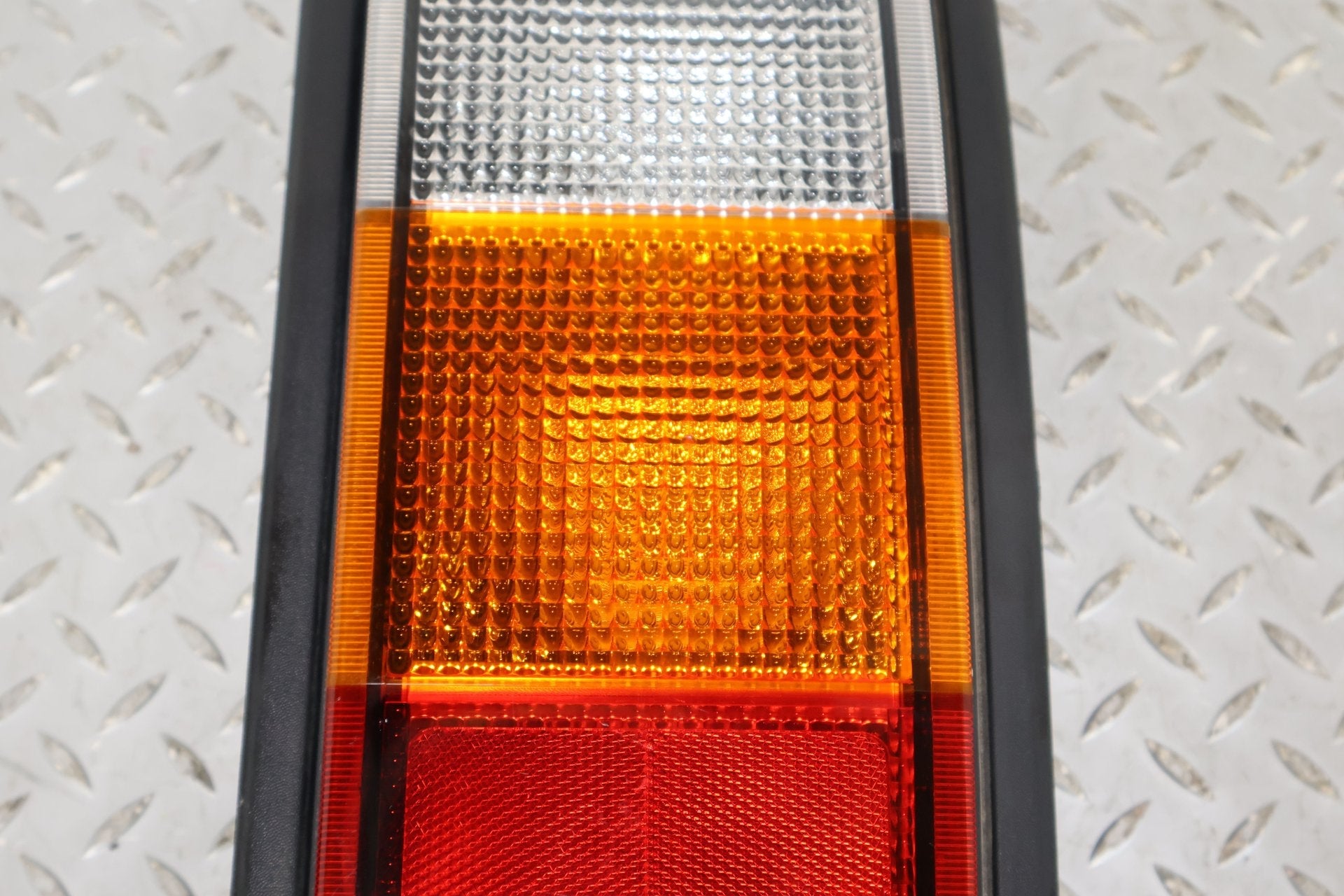 2003 Hummer H2- TAIL LIGHT ASSEMBLY