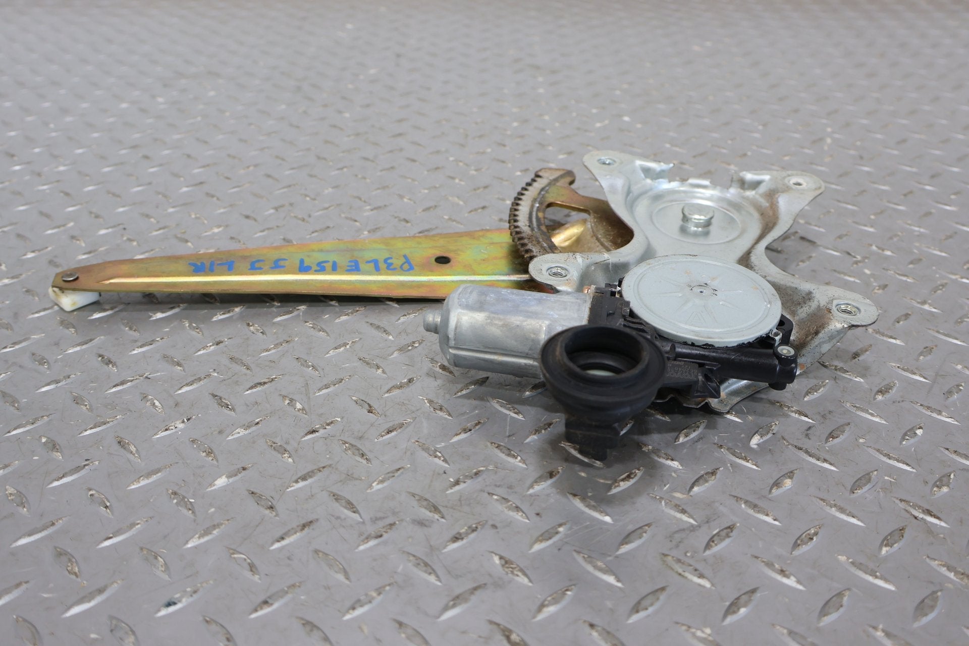 2003 Lexus GX470- SIDE/REAR/CARGO REGULATOR