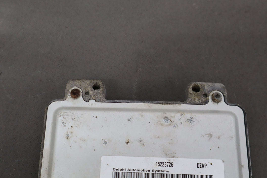 2004 - 2005 Chevy Silverado Sierra 6.6L Diesel ECM PCM Engine Module 15292913