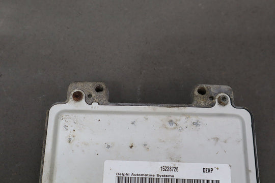 2004 - 2005 Chevy Silverado Sierra 6.6L Diesel ECM PCM Engine Module 15292913