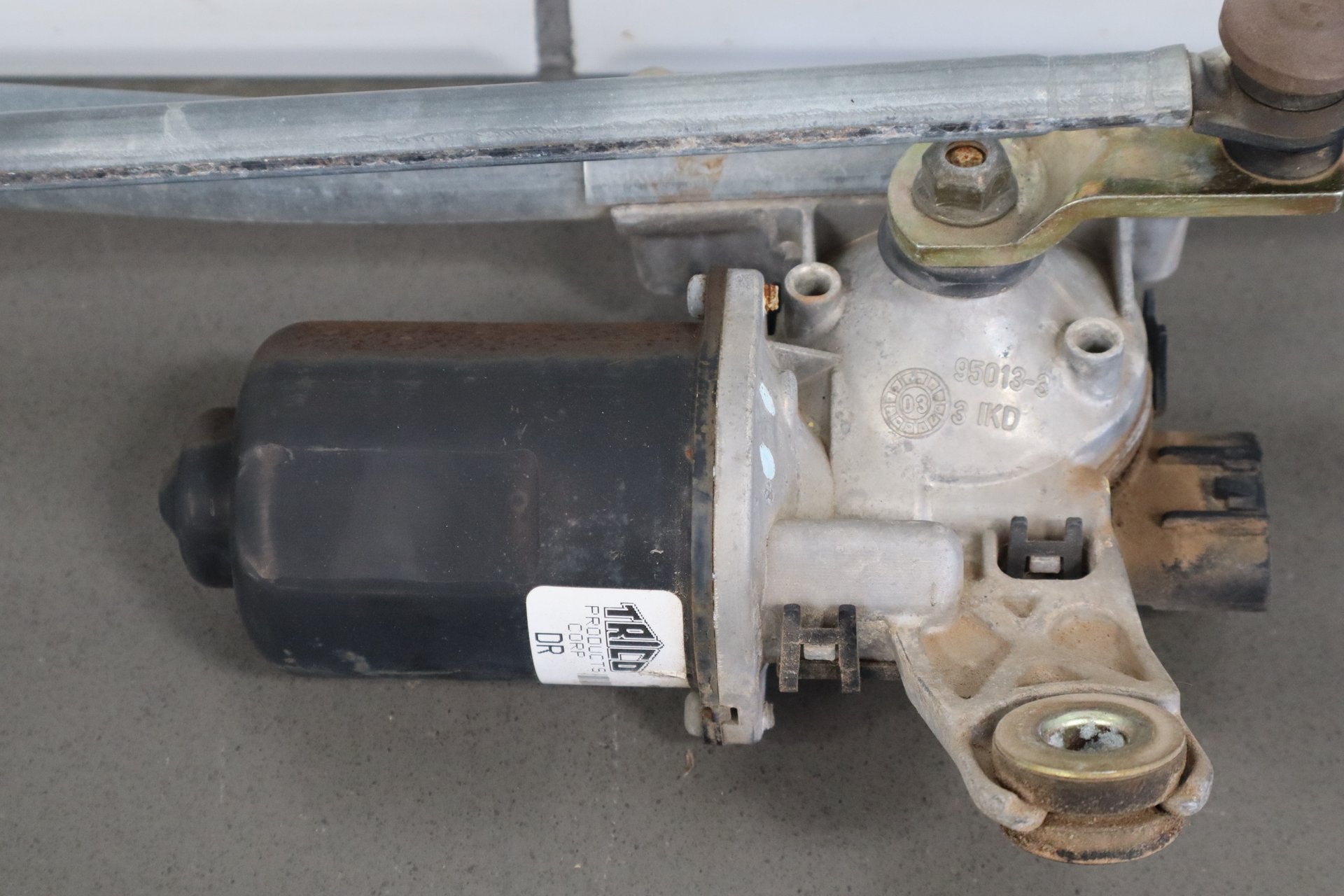 2004-2005 Ram 1500 Front Wiper Motor 55077098AC OEM