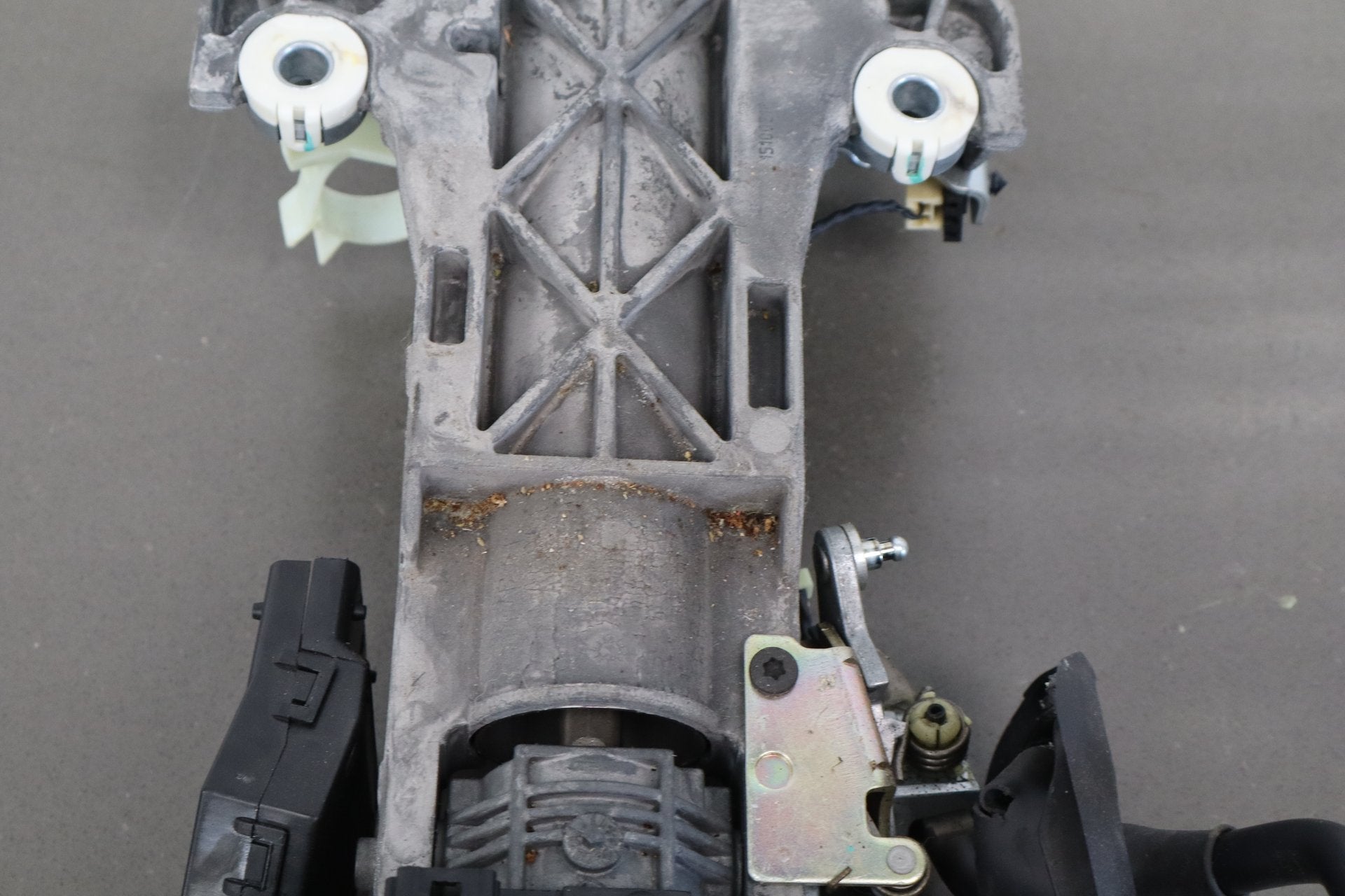 2004-2005 Ram 1500 Steering Column 05057397AD