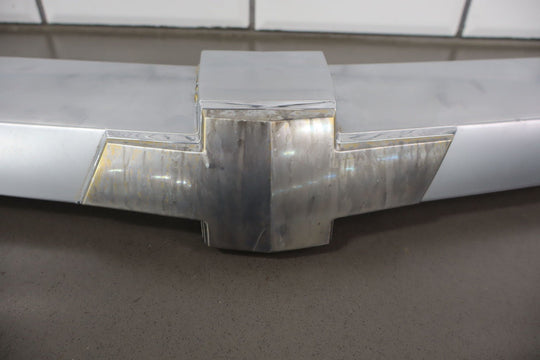 2004 - 2006 Chevy SSR OEM Grille Spear W/Weathered Bowtie *Cracked*