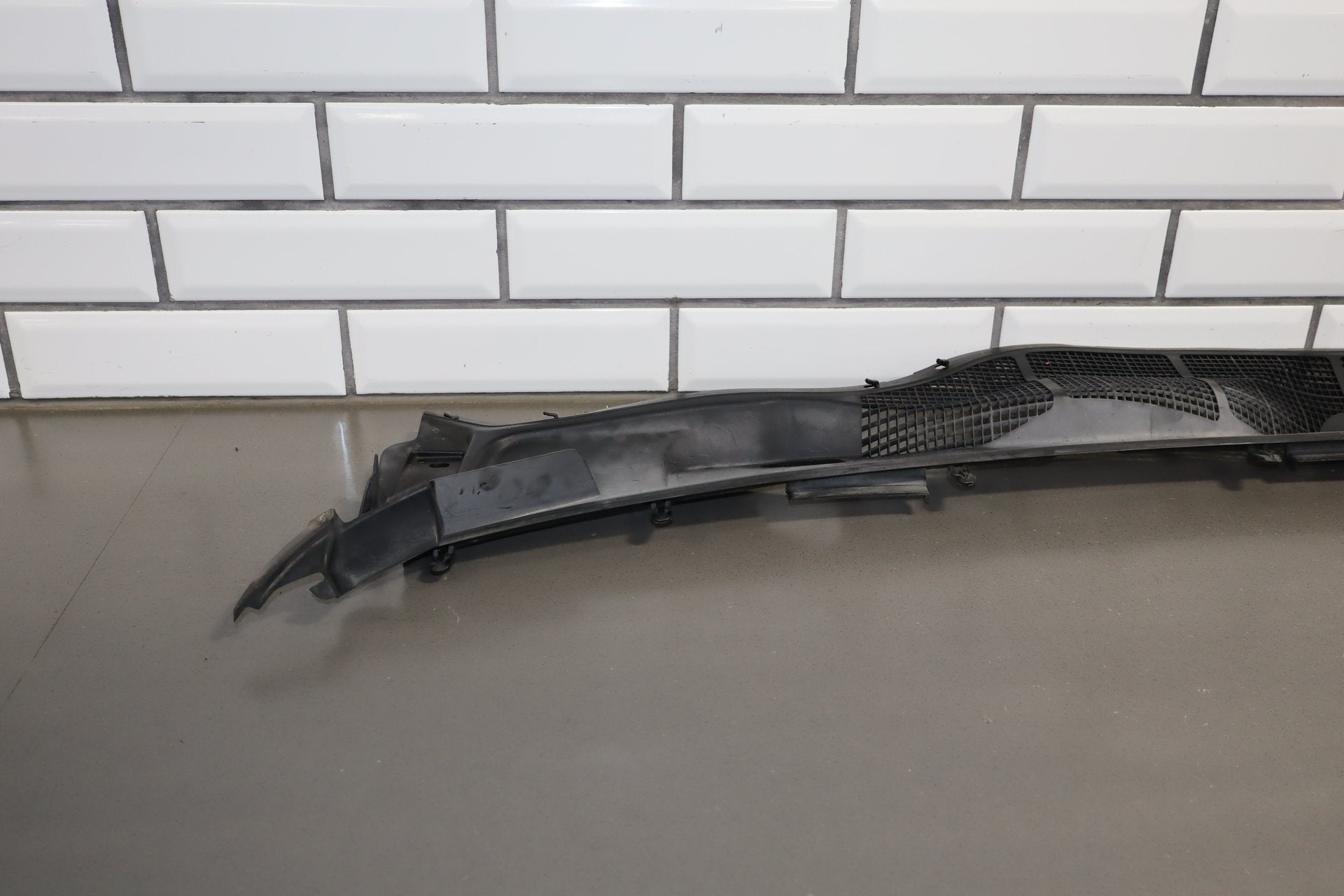 2004-2006 Lexus LS430 Cowl Vent Panel OEM