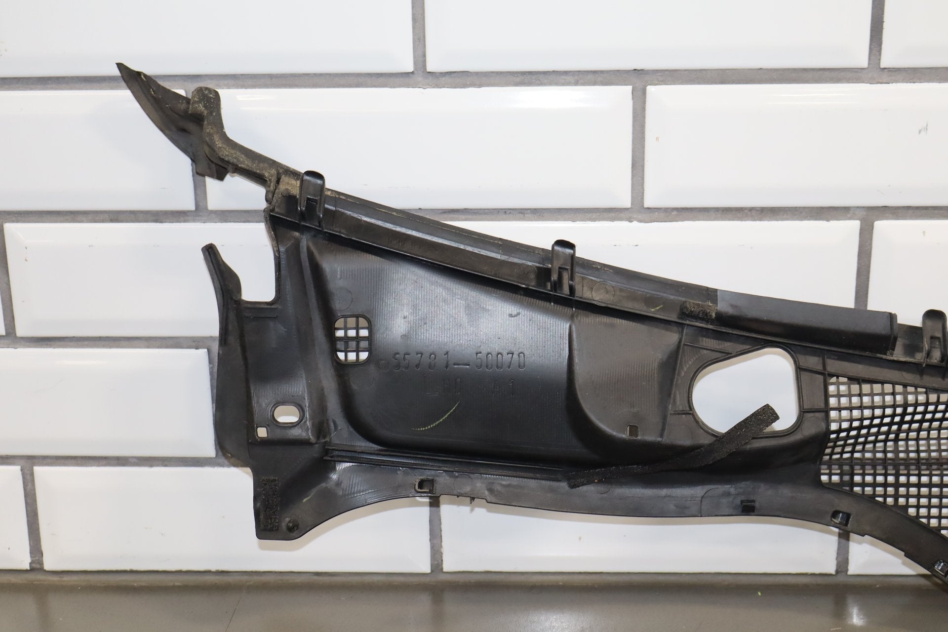 2004-2006 Lexus LS430 Cowl Vent Panel OEM