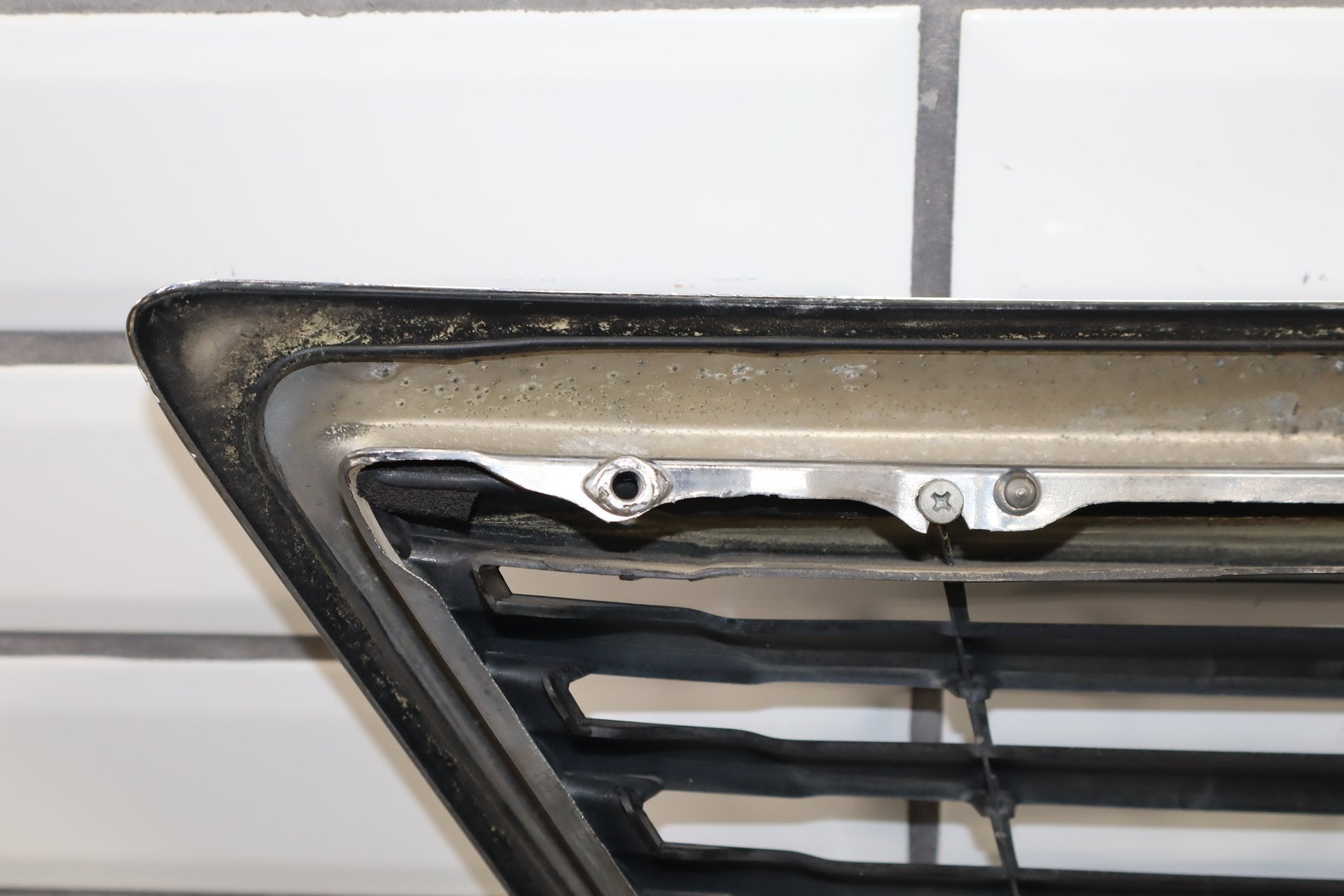 2004-2006 Lexus LS430 Grille OEM