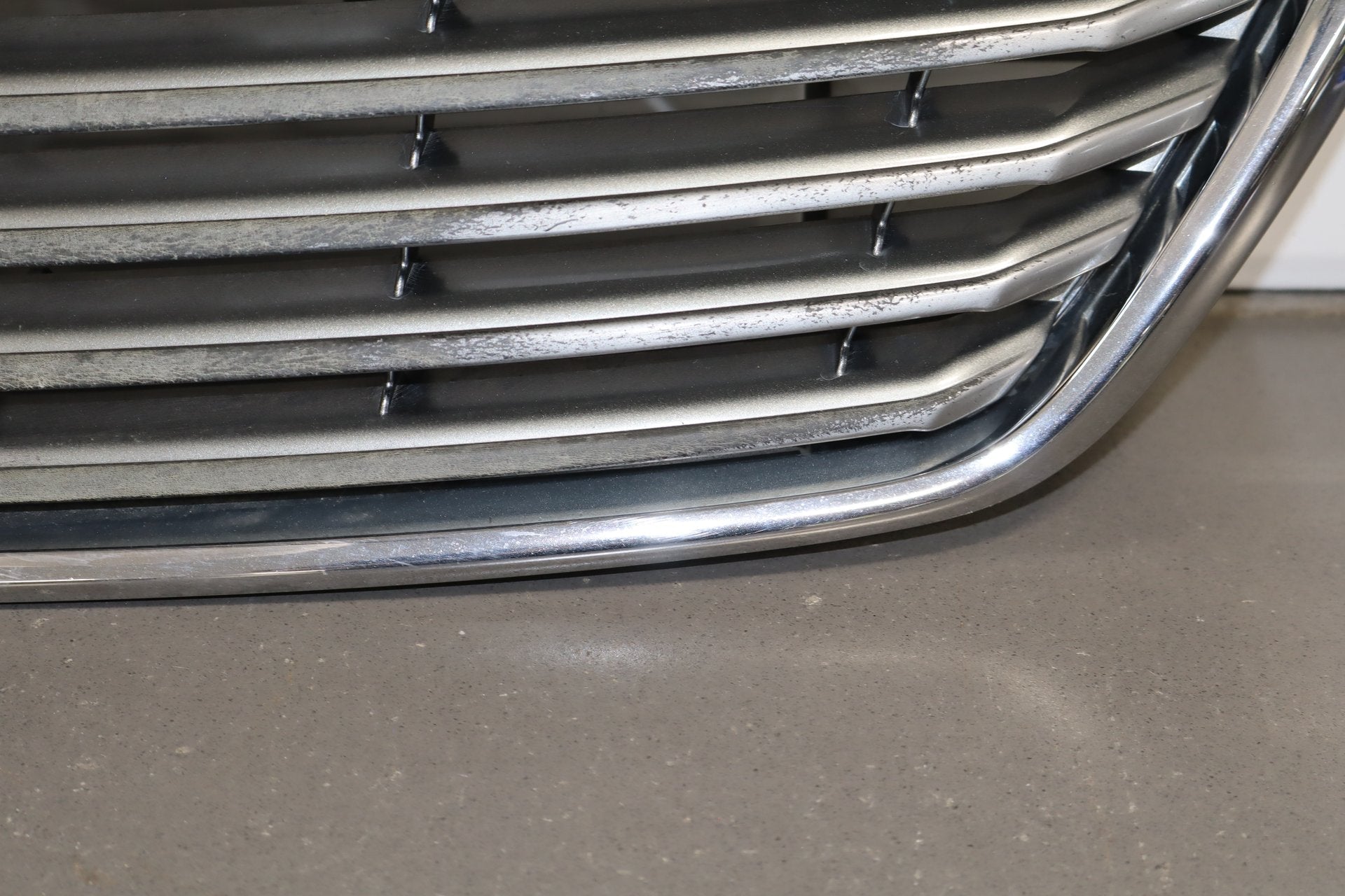 2004-2006 Lexus LS430 Grille OEM