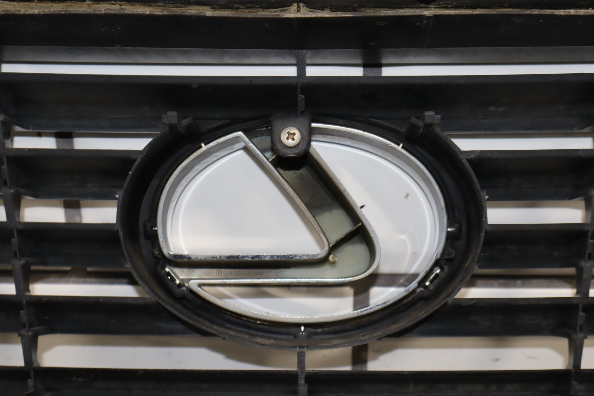 2004-2006 Lexus LS430 Grille OEM