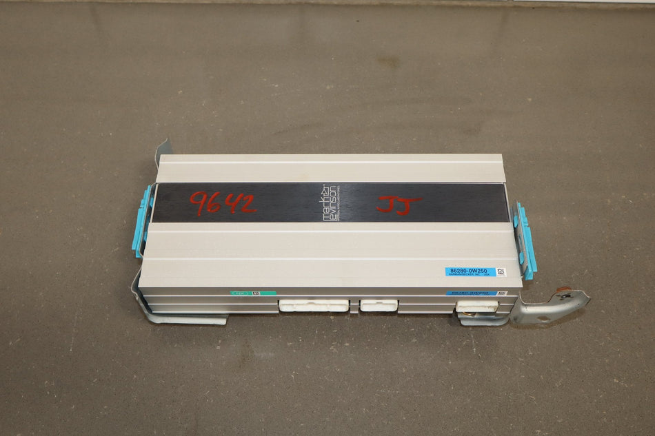 2004-2006 Lexus LS430 Mark Levinson Radio Amplifier OEM