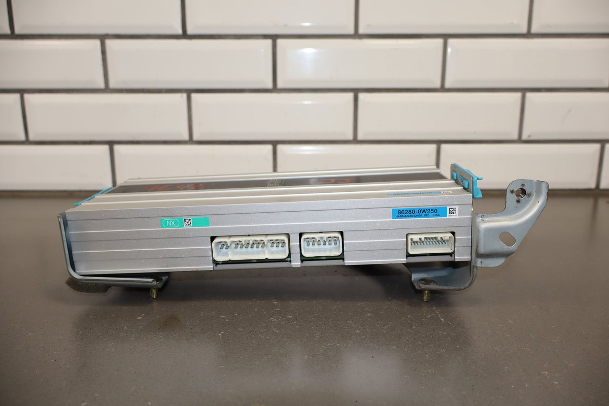2004-2006 Lexus LS430 Mark Levinson Radio Amplifier OEM