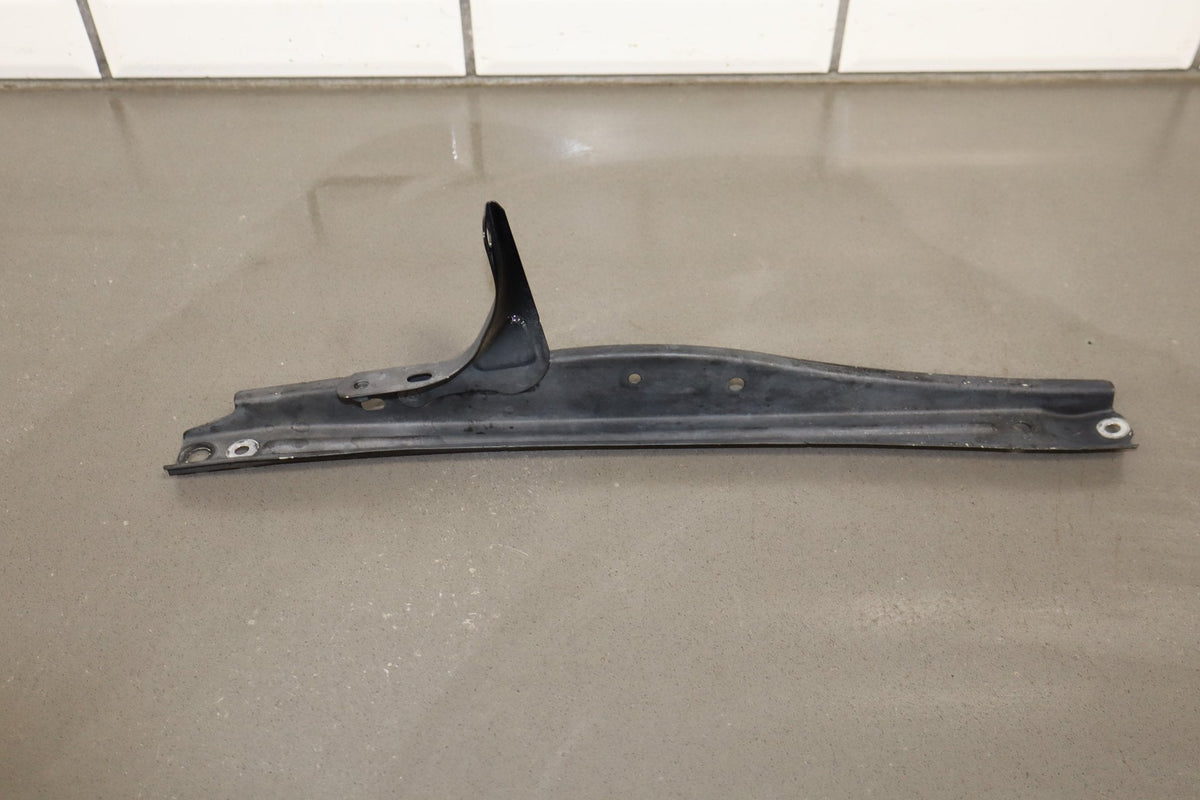 2004-2006 Lexus LS430 Radiator Core Support