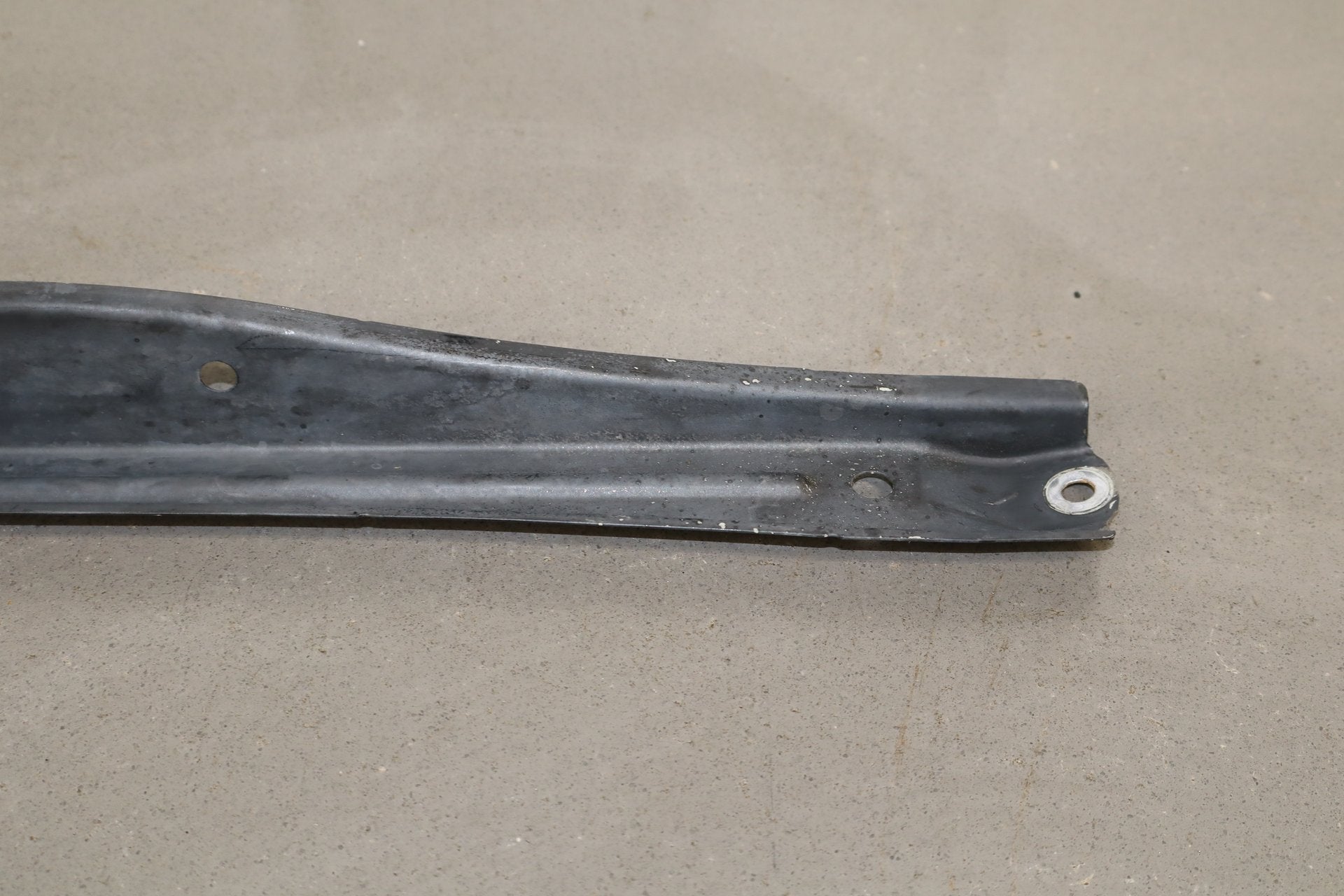 2004-2006 Lexus LS430 Radiator Core Support