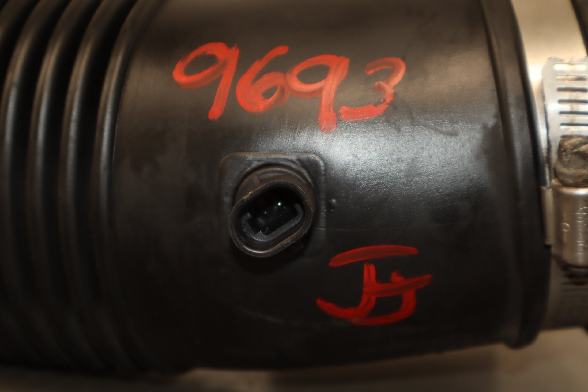 2004-2006 Pontiac GTO 5.7L 6.0L LS1 LS2 Air Cleaner OEM