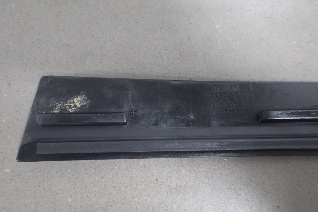 2004 - 2006 Pontiac GTO - Exterior Driver Left B Pillar Trim 92093111