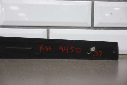 2004 - 2006 Pontiac GTO - Exterior Driver Left B Pillar Trim 92093111