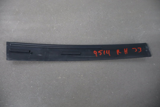 2004 - 2006 Pontiac GTO - Exterior Passenger Right B Pillar Trim