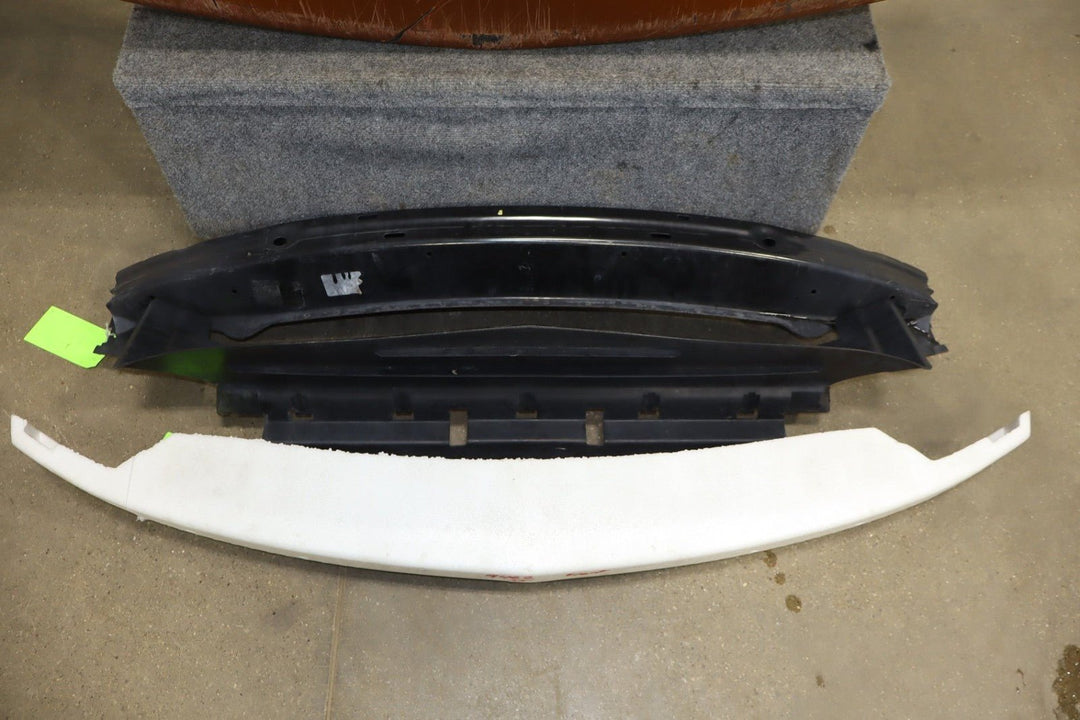 2004 - 2006 Pontiac GTO Front Bumper Assembly W/ Grilles, Lamps