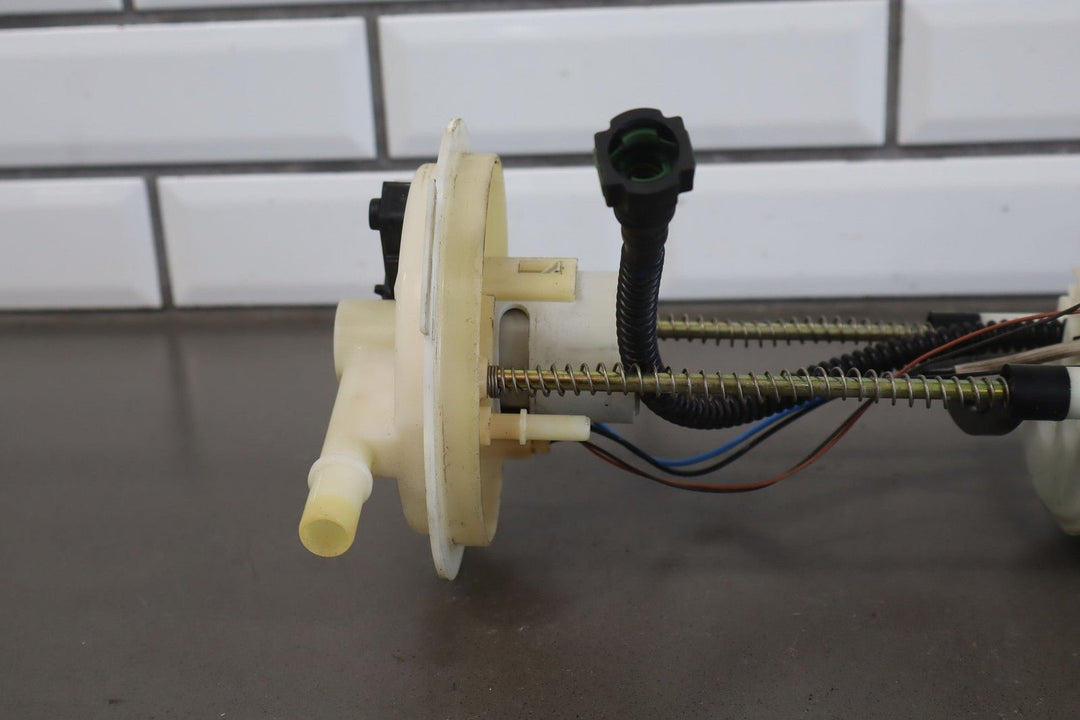 2004 - 2006 Pontiac GTO - Fuel Pump